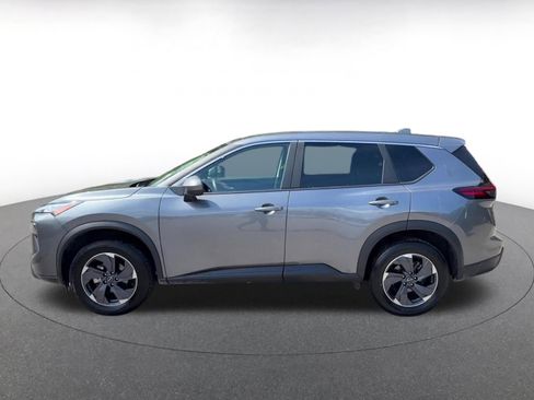 Used 2025 Nissan Rogue SV FWD image 8