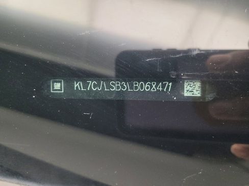 Used 2020 Chevrolet Trax LT w/ Sun & Sound Package FWD image 33