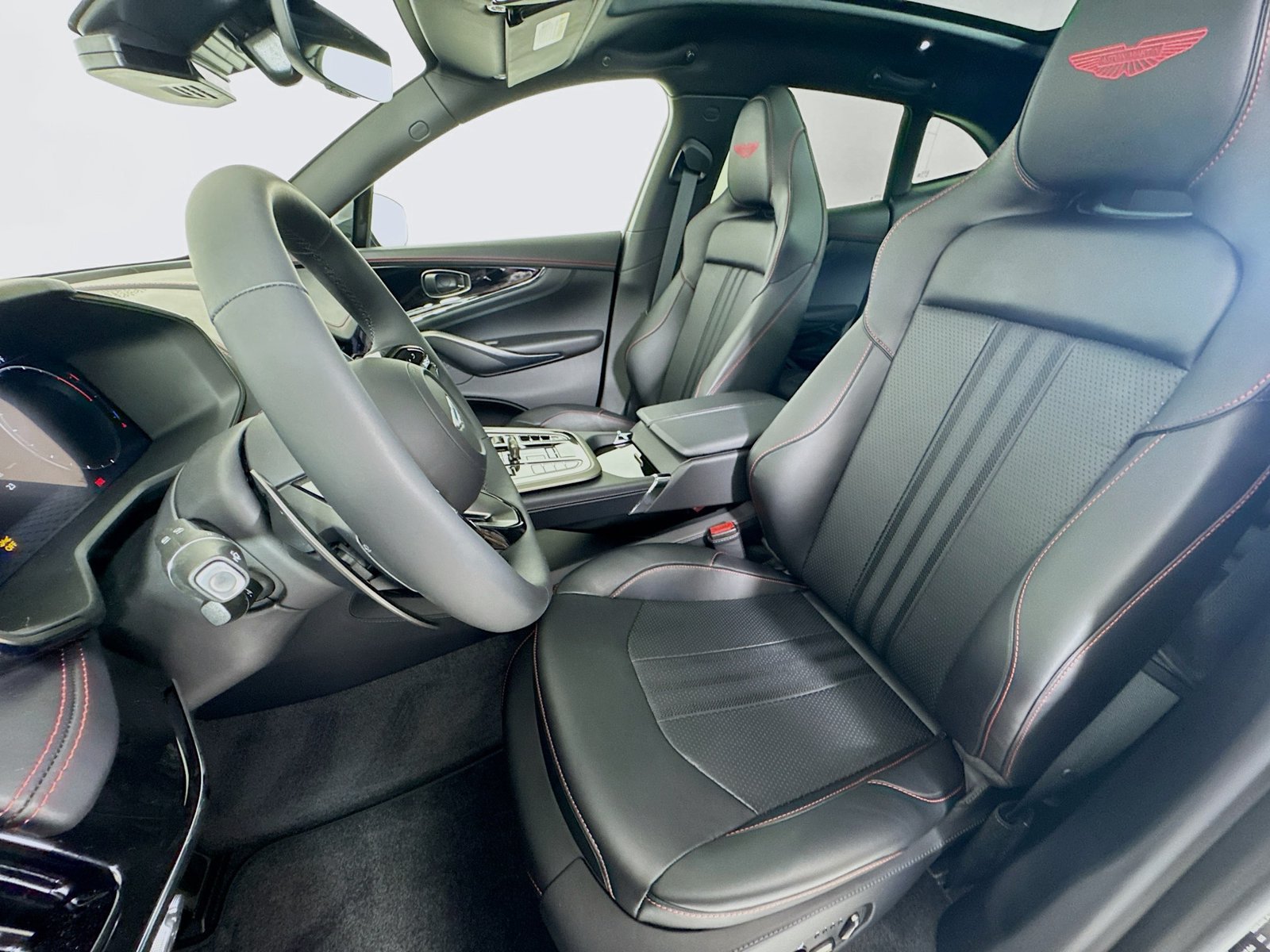 Used 2026 Aston Martin DBX 707 AWD/4WD image 21