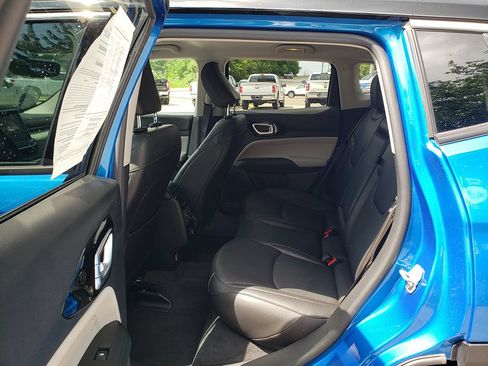 Used 2022 Jeep Compass Limited AWD/4WD image 11