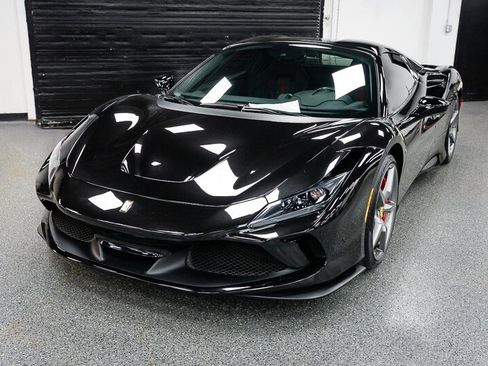 Used 2021 Ferrari F8 Tributo image 10