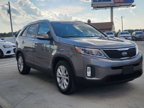 Used 2014 Kia Sorento EX w/ EX V6 Touring Package AWD/4WD image 8