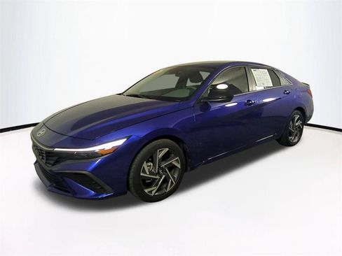 Used 2025 Hyundai Elantra Sport FWD image 9