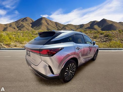 Used 2024 Lexus RX 350 w/ Convenience Package image 4