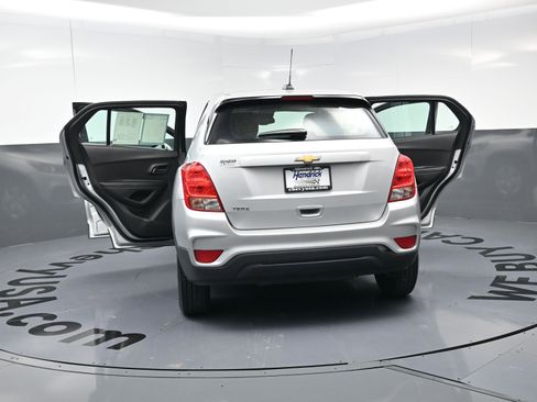 Used 2019 Chevrolet Trax LS image 25