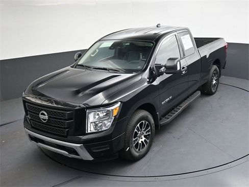 Used 2024 Nissan Titan SV w/ SV Utility Package image 29