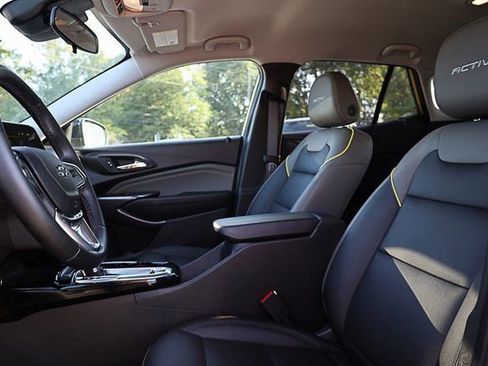 Used 2025 Chevrolet Trax ACTIV image 27