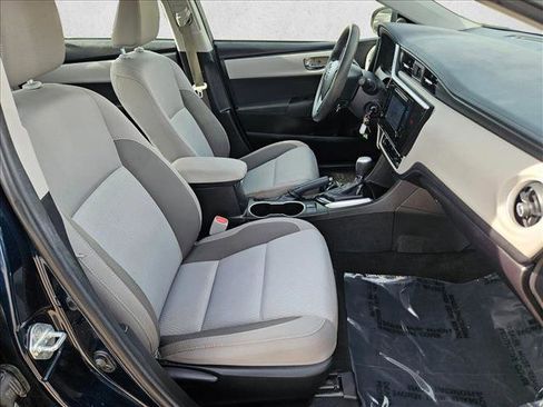 Used 2018 Toyota Corolla LE image 19
