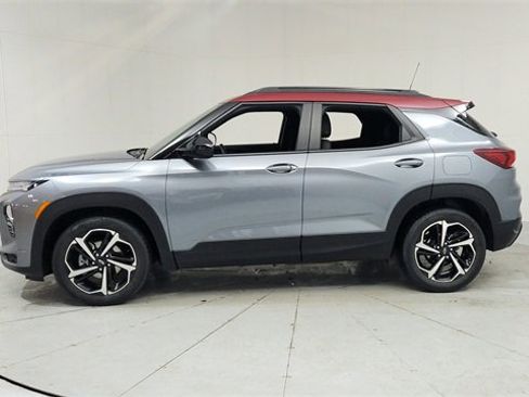 Used 2021 Chevrolet TrailBlazer RS w/ Sun and Liftgate Package image 2