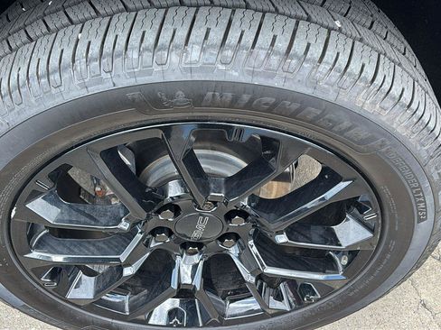 Certified 2022 GMC Yukon Denali w/ Max Trailering Package image 9