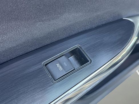 Used 2018 Toyota Avalon XLE Premium image 23