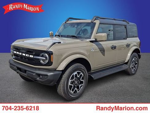 Used 2026 Ford Bronco Outer Banks AWD/4WD image 1