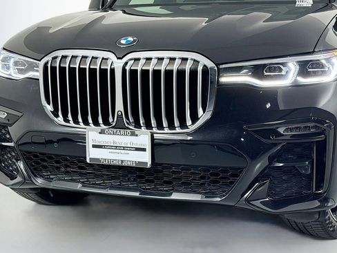 Used 2021 BMW X7 xDrive40i w/ M Sport Package AWD/4WD image 13