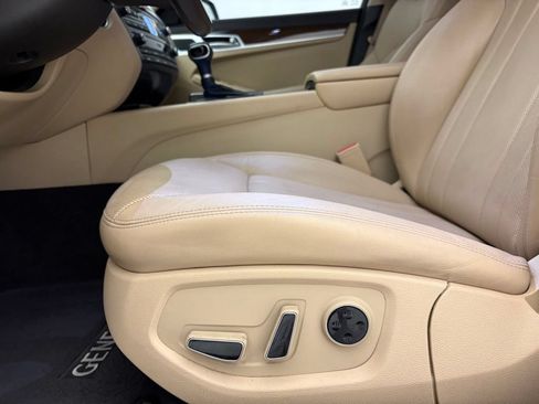 Used 2019 Genesis G80 3.8 RWD image 27