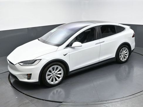 Used 2019 Tesla Model X 100D image 44