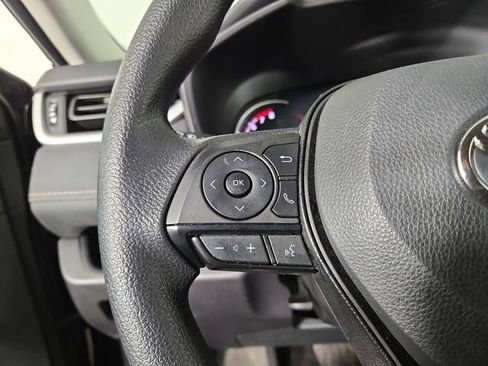 Used 2025 Toyota RAV4 XLE image 21