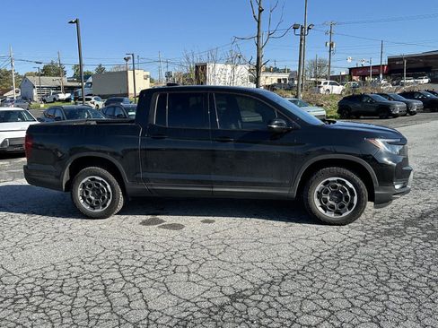 Used 2024 Honda Ridgeline Black Edition image 9