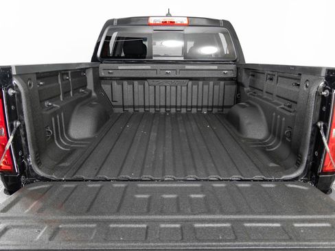 Used 2018 Chevrolet Colorado ZR2 w/ ZR2 Midnight Special Edition image 20