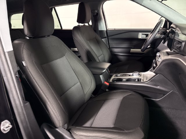 Used 2023 Ford Explorer XLT AWD/4WD image 14