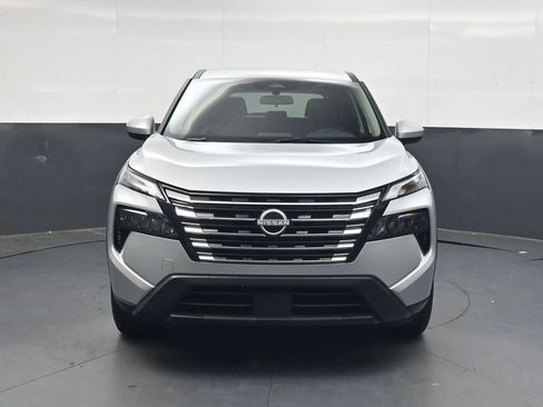 Used 2025 Nissan Rogue SV FWD image 12