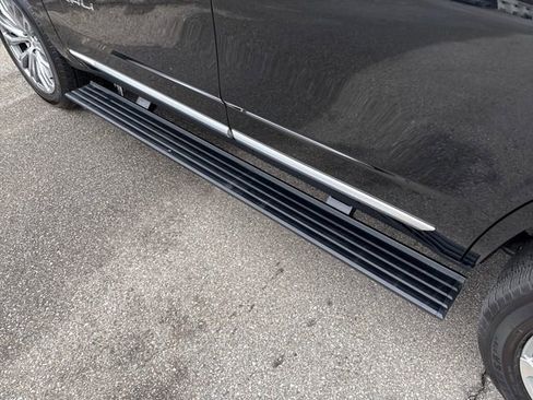 Used 2021 GMC Yukon Denali w/ Denali Premium Package image 13