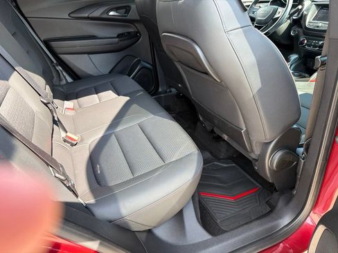 Used 2022 Chevrolet TrailBlazer RS FWD image 13