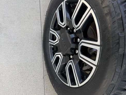 Used 2020 GMC Sierra 2500 AT4 w/ AT4 Premium Package AWD/4WD image 10