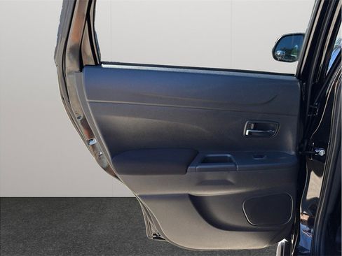 Used 2024 Mitsubishi Outlander Sport LE AWD/4WD image 29