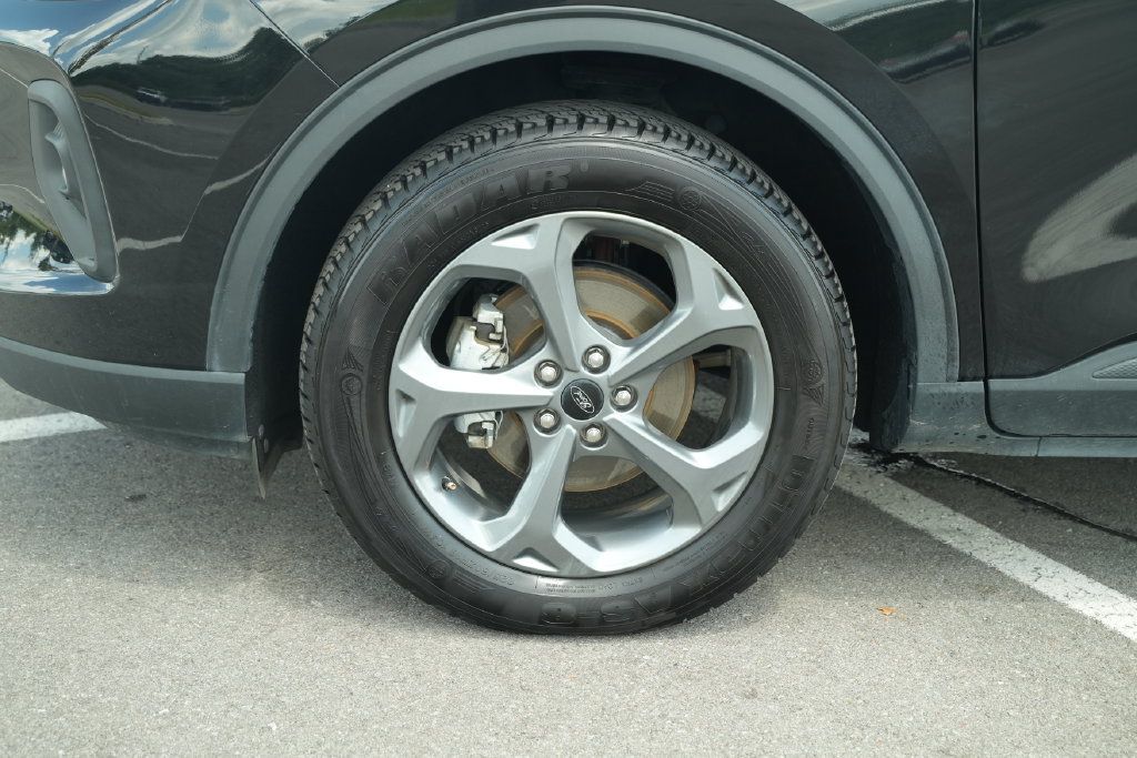 Used 2025 Ford Escape ST-Line Select AWD/4WD image 11