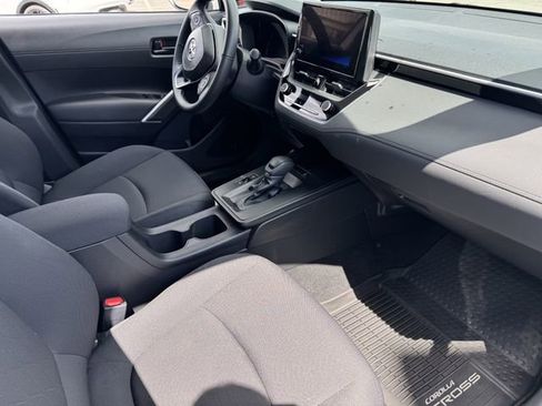 Used 2026 Toyota Corolla Cross LE AWD/4WD image 13