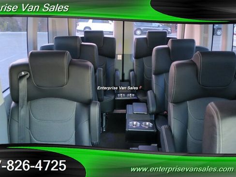 Used 2019 Ford Transit 350 XLT RWD image 2
