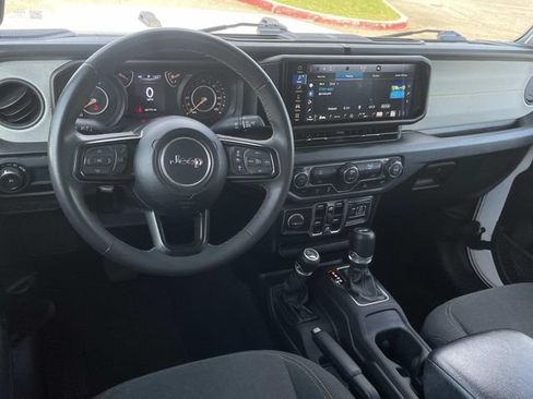 Used 2024 Jeep Wrangler Unlimited Sport AWD/4WD image 6