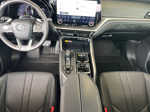 Used 2026 Lexus TX 500h AWD w/ Technology Package image 10