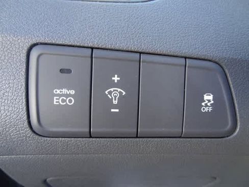 Used 2013 Hyundai Elantra GLS image 8