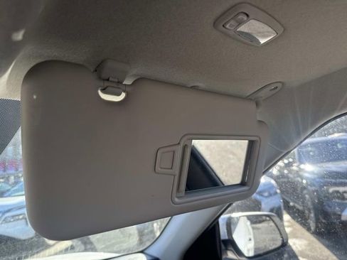 Used 2024 Hyundai Venue SEL image 28