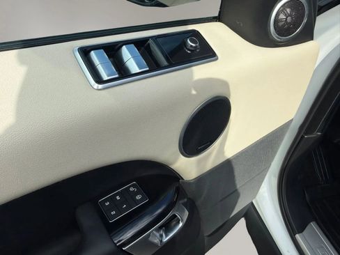 Used 2019 Land Rover Range Rover Sport HSE AWD/4WD image 12