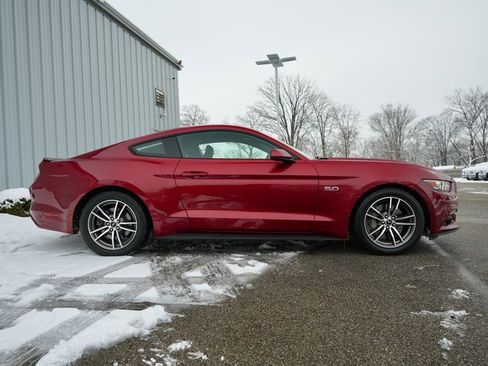 Used 2017 Ford Mustang GT image 7