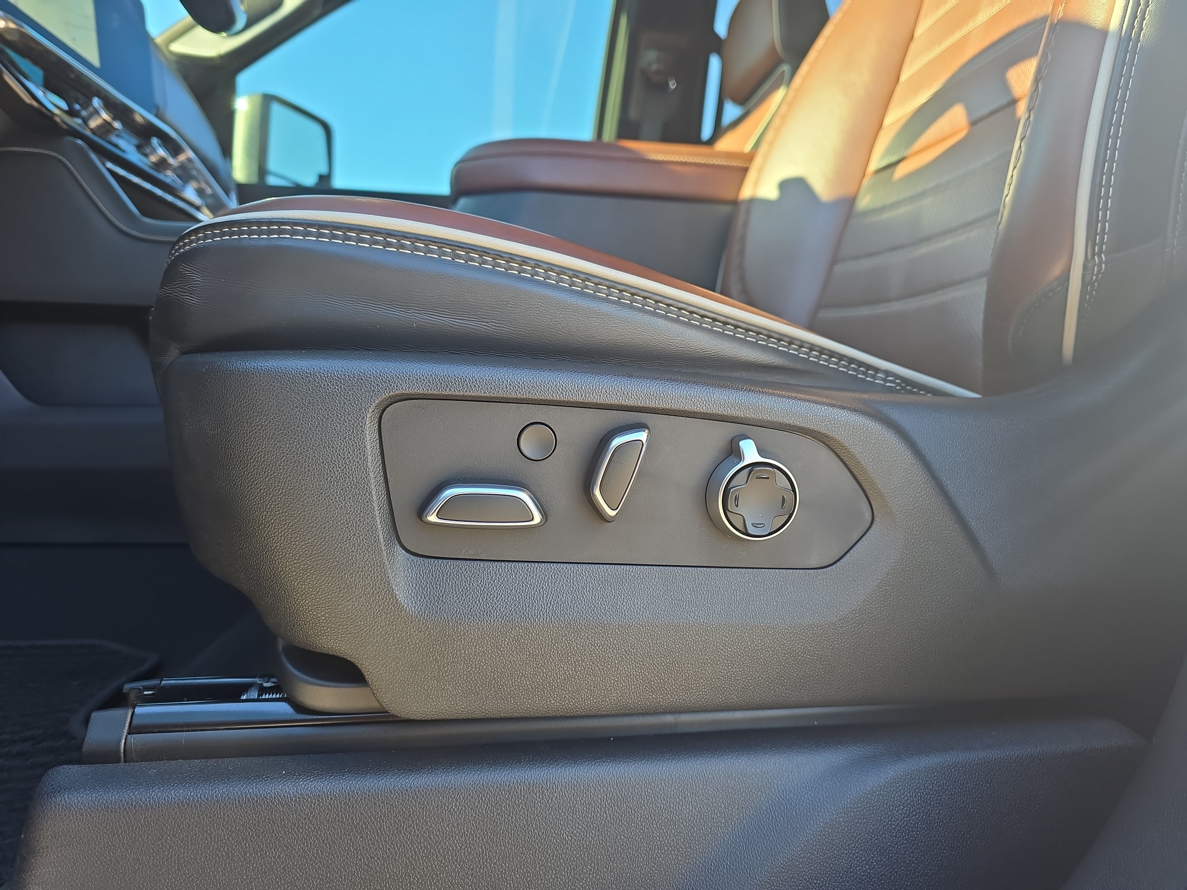 Used 2024 GMC Sierra 2500 Denali Ultimate AWD/4WD image 28