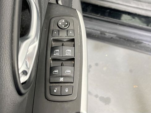 Used 2022 Jeep Cherokee Latitude w/ Sun & Sound Group image 17