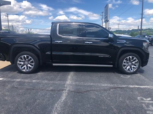 Used 2023 GMC Sierra 1500 Denali w/ Denali Reserve Package AWD/4WD image 5