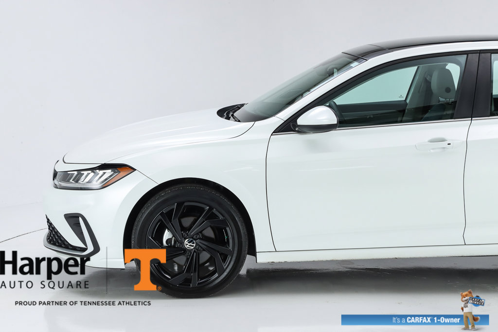 Used 2025 Volkswagen Jetta SE w/ Sunroof Package FWD image 39