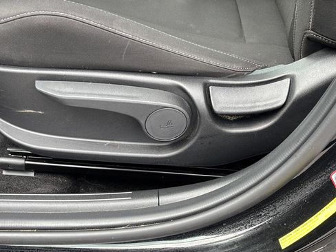 Used 2022 Hyundai Elantra SEL w/ Preferred Accessory Package image 19