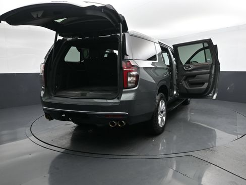 Used 2023 Chevrolet Suburban Premier RWD image 37