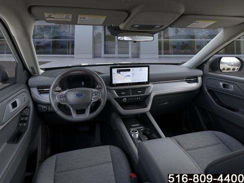 Used 2025 Ford Explorer Active AWD/4WD image 10