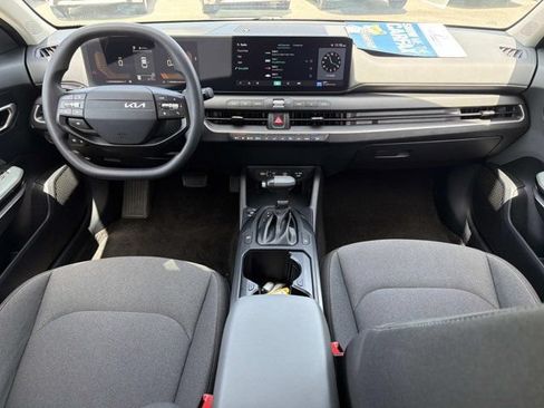 Used 2025 Kia K4 FWD image 21