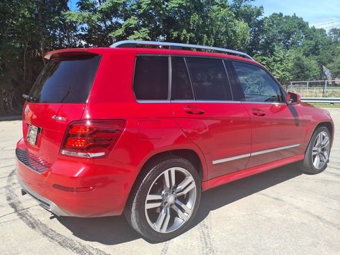 Used 2015 Mercedes-Benz GLK 350 4MATIC image 3