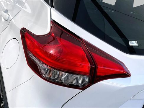 Certified 2020 Nissan Kicks SV FWD image 28
