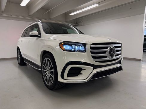 New 2026 Mercedes-Benz GLS 580 4MATIC image 7