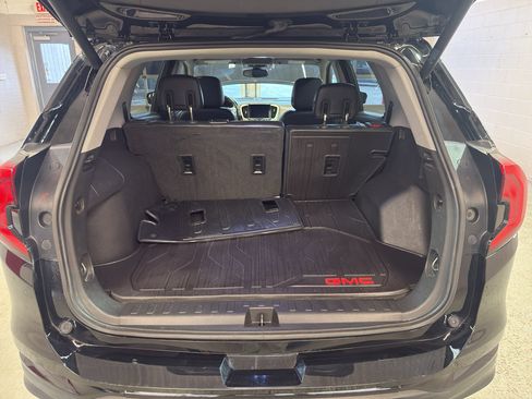 Used 2019 GMC Terrain SLT w/ Preferred Package FWD image 30