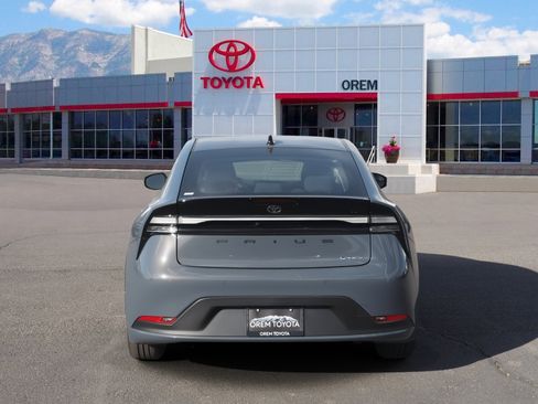 New 2026 Toyota Prius Plug-In Hybrid image 4